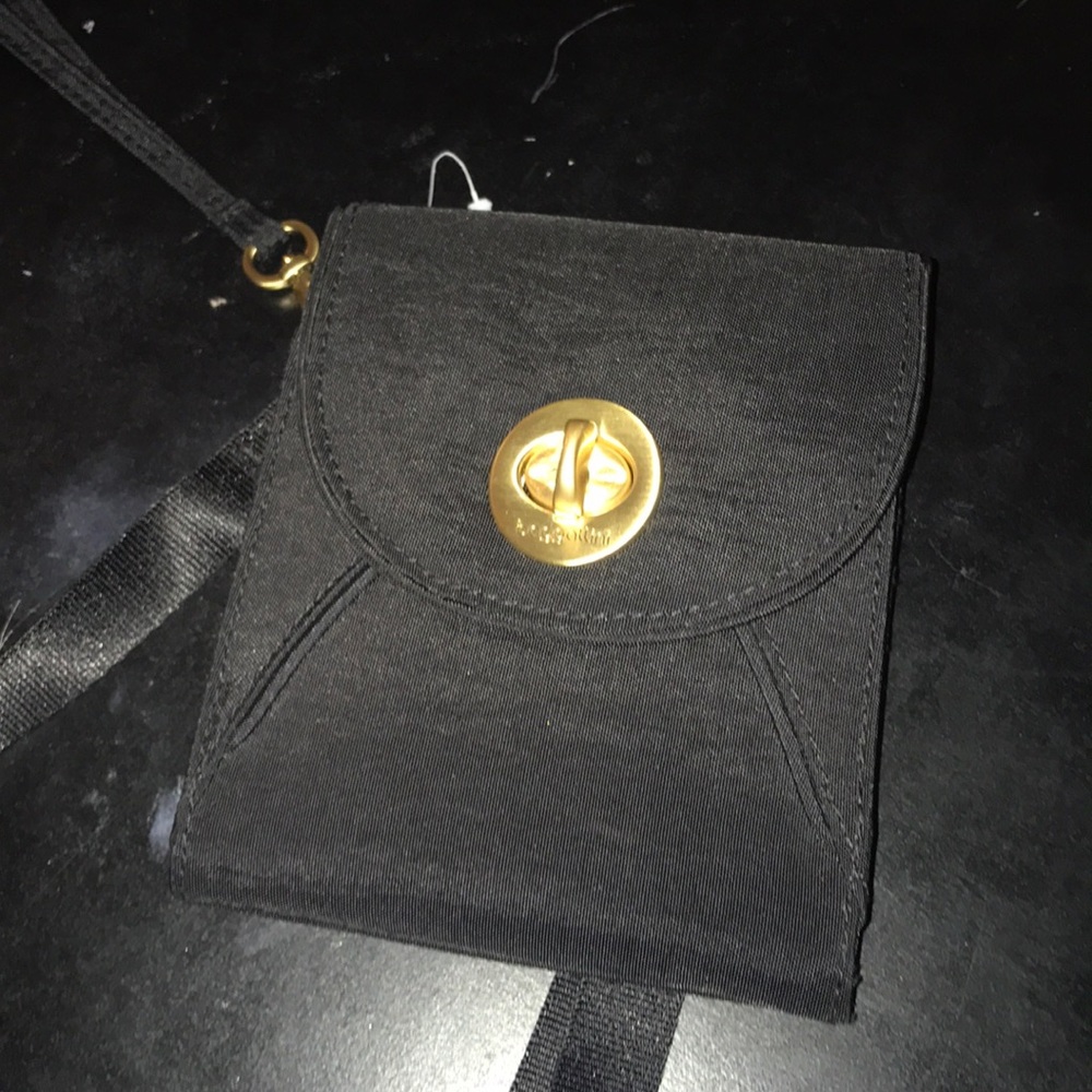 Baggallini Crossbody Wallet